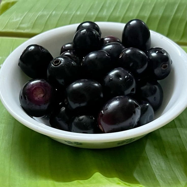 Fresh Black Grapes – Sweet & Juicy